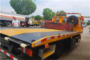 海东地区附近拖车电话号码服务